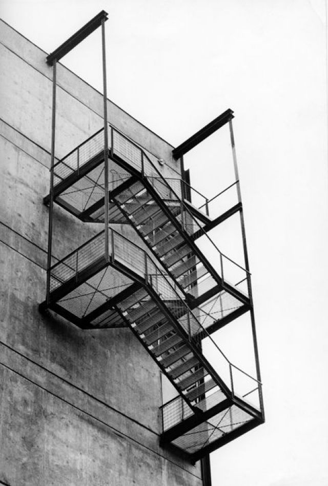 0216 6415084. Rehabilitasyon Merkezlerindeki Yangın Merdiveni Nasıl Olmalıdır?